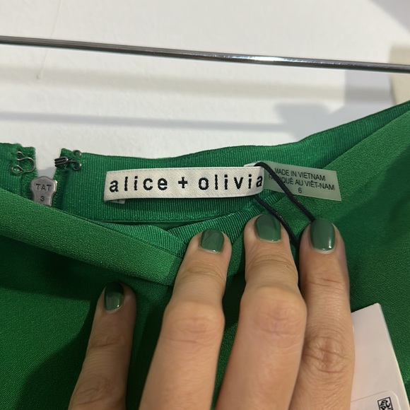 NWT ALICE AND OLIVIA RUCHED GREEN MINI SKIRT SIZE 6 - Picture 4 of 5